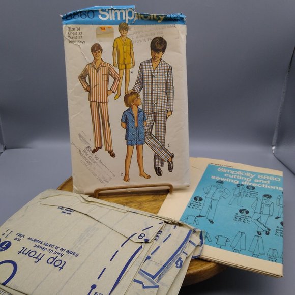 Vintage Sewing PATTERN Simplicity 8860, Teen Boys 1970 Pajamas in Two Lengths - Picture 2 of 3